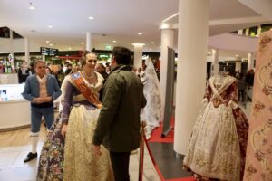 El Centro Comercial El Saler acoge las tres exposiciones de la Federació de Falles de 1ªA